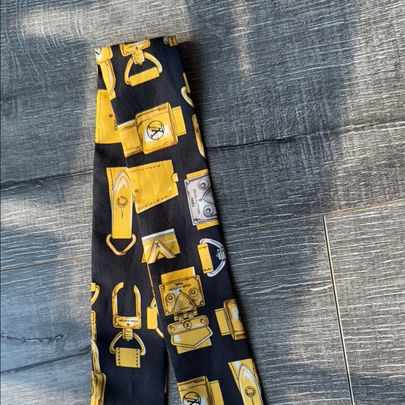 Louis Vuitton Black and yellow bandeau, 100% silk. Made in Italy. - Picture 8 of 9